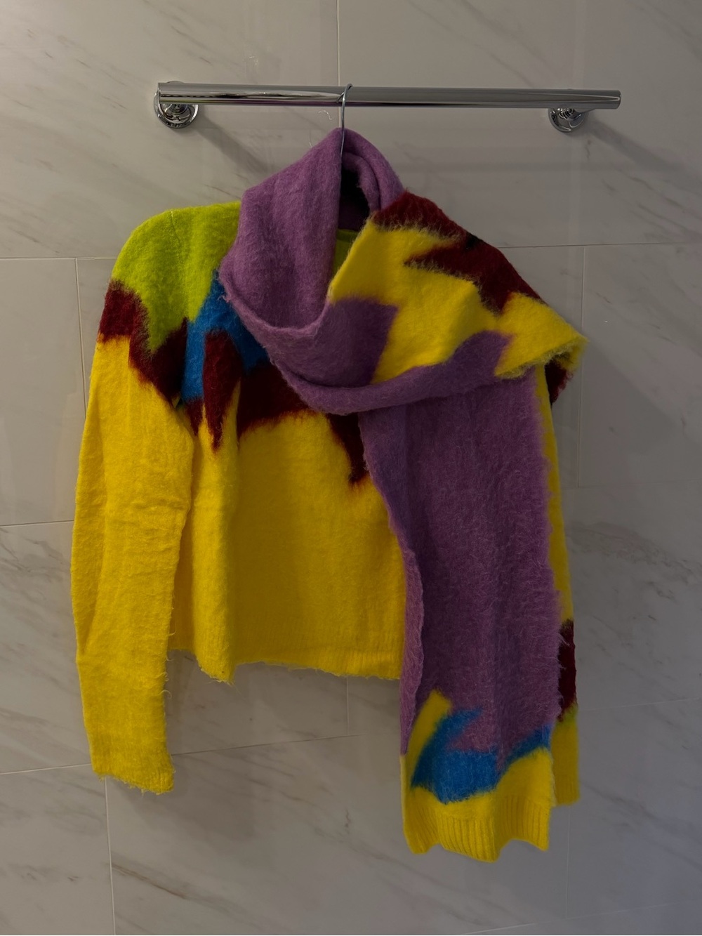 Loewe Wool Knit Multicolor Yellow Sweater with Matching Scarf - Picture 5 of 7